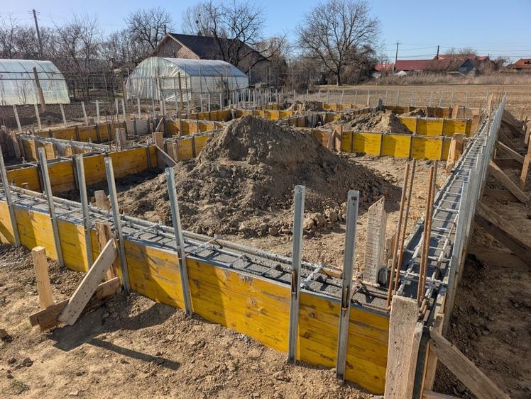 Casă individuală cu 4 camere cu Teren 350 Mp în Nord