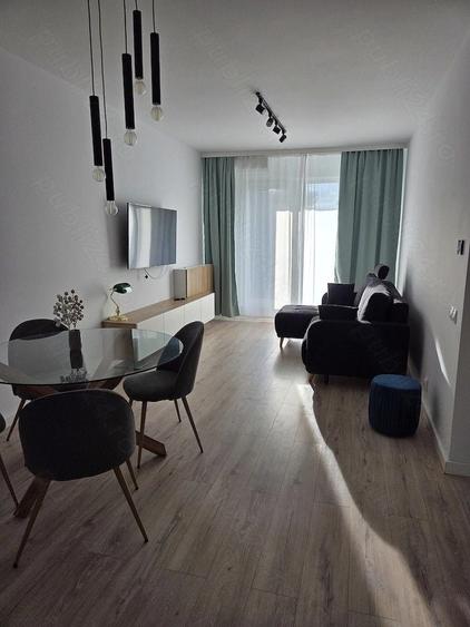 Apartament cu 2 camere semidecomandat, mobilat în Bucureștii Noi