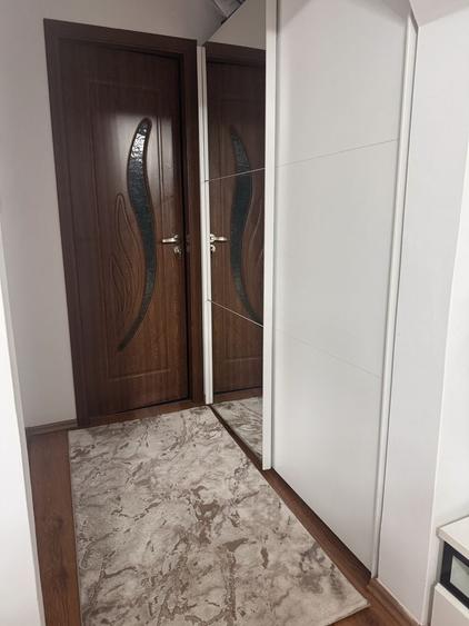 Apartament cu 2 camere semidecomandat în Micro 16
