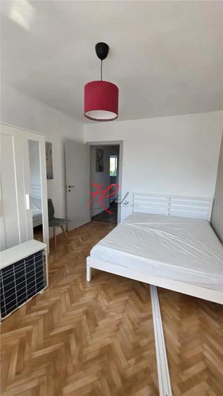 Apartament cu 3 camere semidecomandat în Parcul Circului