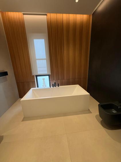Apartament cu 4 camere în Băneasa
