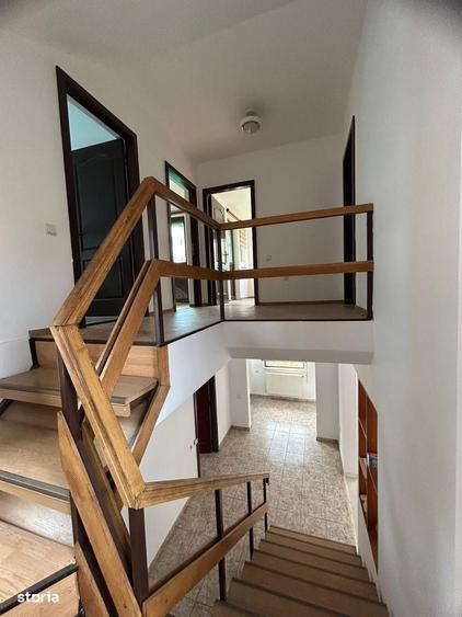 Casă cu 4 camere cu Teren 300 Mp în Central