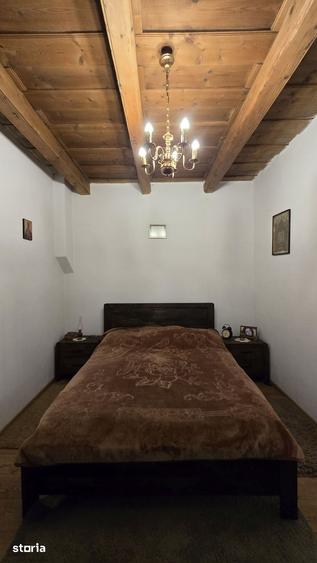 Casă cu 4 camere cu Teren 1462 Mp în Bazna