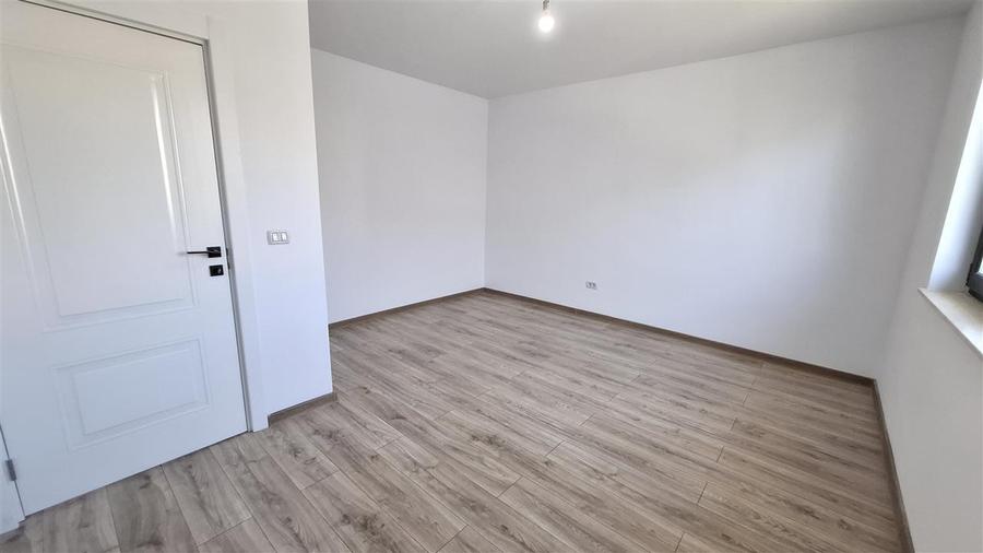 Casă individuală cu 4 camere cu Canalizare în Valea Lupului