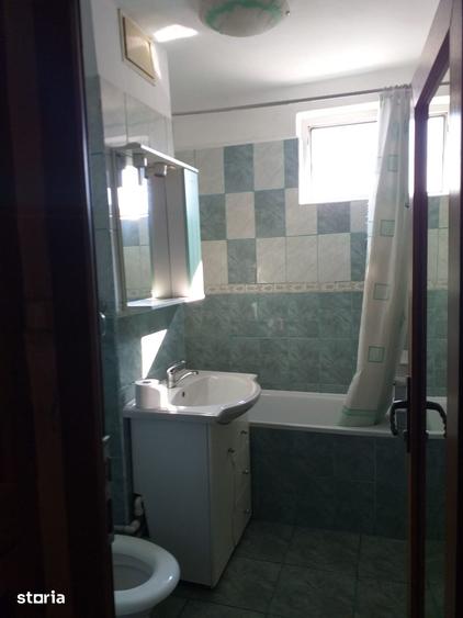 Apartament cu 3 camere decomandat în Micro 17