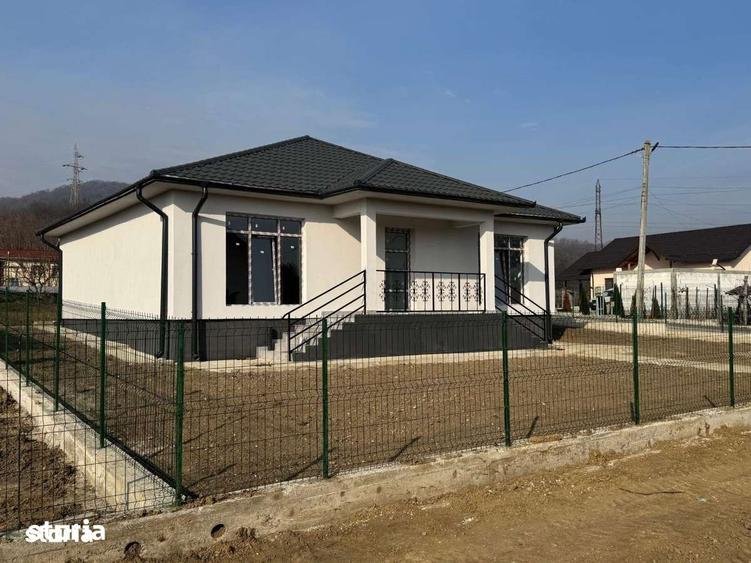 Casă cu 3 camere cu Teren 700 Mp în Mihăești