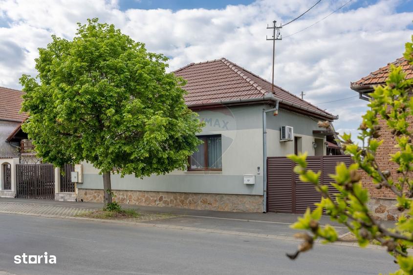 Casă cu 5 camere cu Teren 1085 Mp în Aradul Nou
