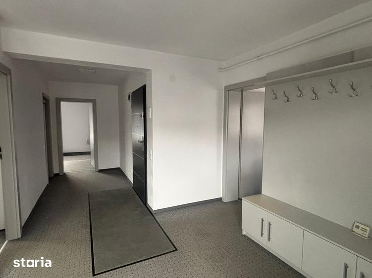 Casă cu 7 camere cu Teren 820 Mp în Central