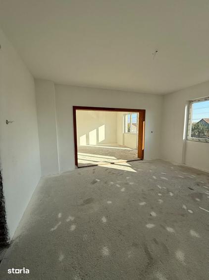 Casă cu 5 camere cu Teren 700 Mp în Ardud