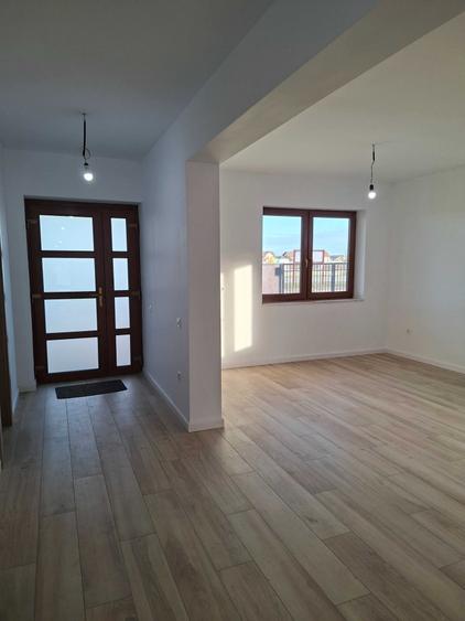 Casă cu 4 camere în Nojorid