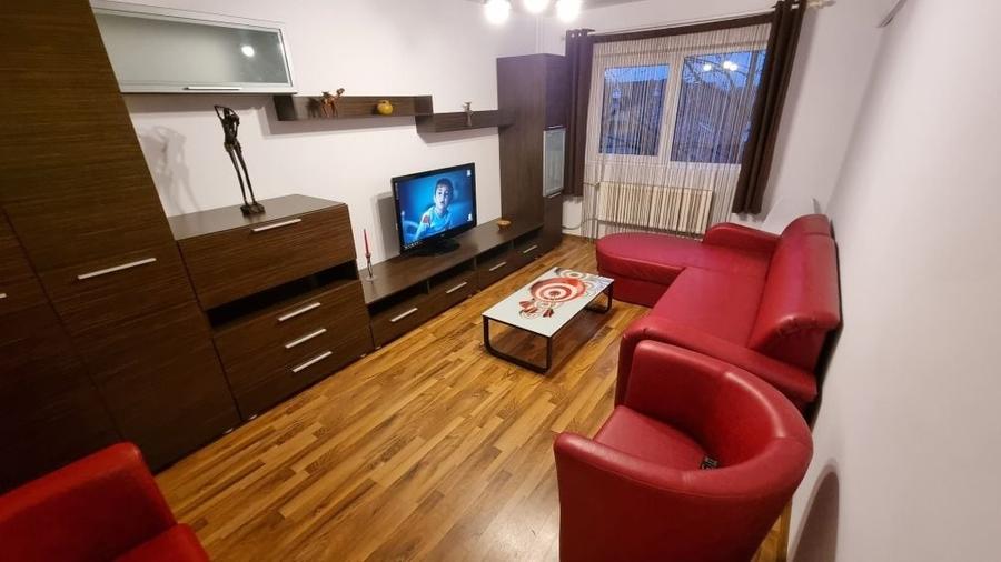 Apartament cu 3 camere decomandat în Nufărul