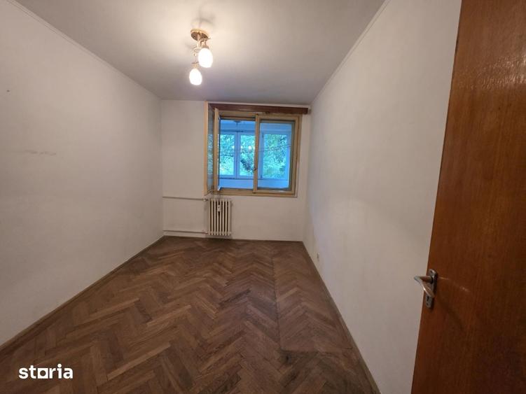 Apartament cu 4 camere în Titan