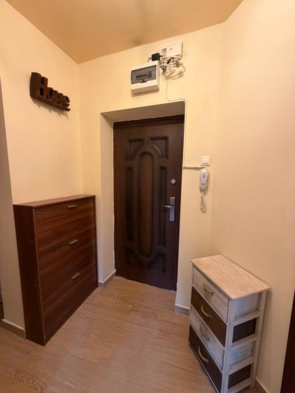 Apartament cu 2 camere semidecomandat în Crângași