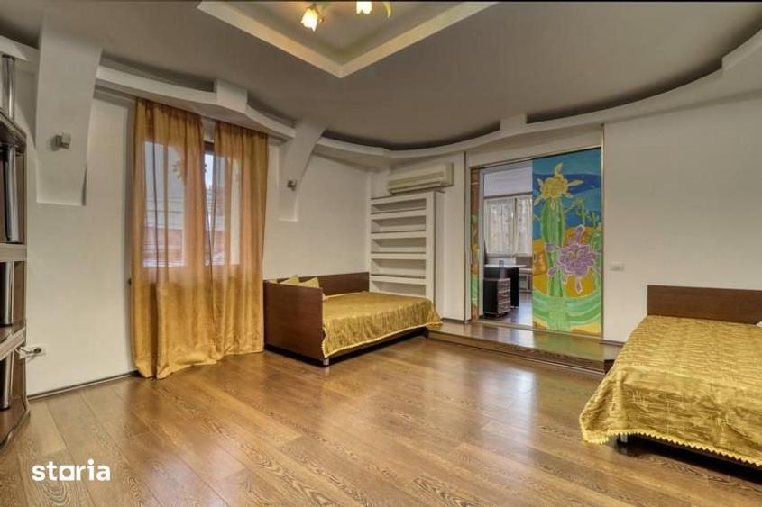 Apartament cu 5 camere decomandat în Grivița