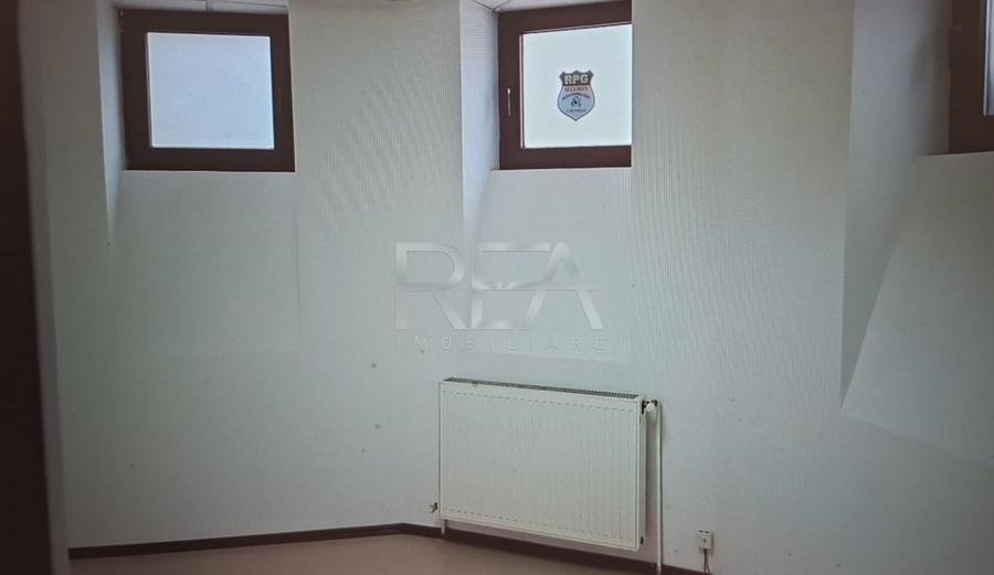 Apartament cu 4 camere decomandat în Cotroceni