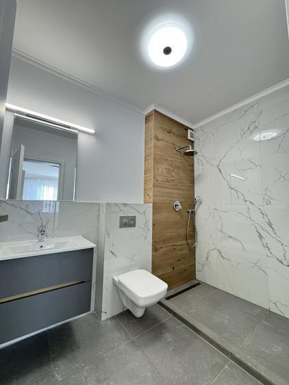 Apartament cu 4 camere semidecomandat, mobilat în Florești