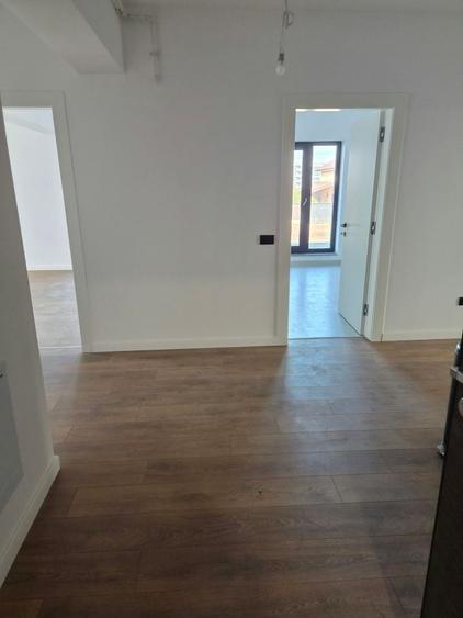 Apartament cu 4 camere decomandat în Theodor Pallady
