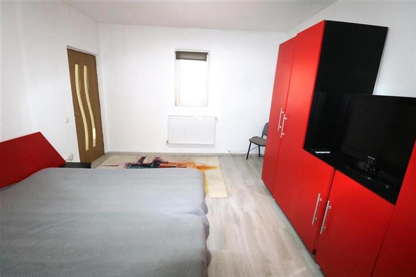 Garsonieră decomandată în Lunei