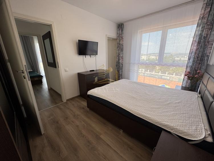 Apartament cu 3 camere decomandat, mobilat în Bună Ziua