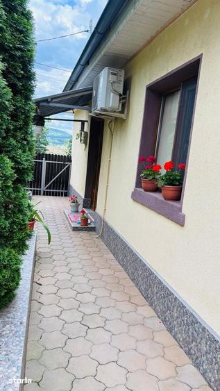 Casă cu 3 camere decomandat cu Teren 768 Mp în Exterior Vest