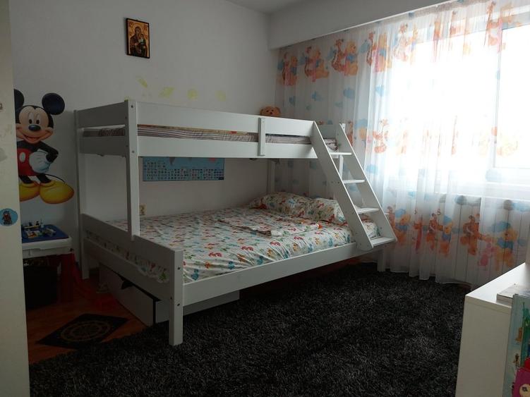 Apartament cu 4 camere decomandat în Central