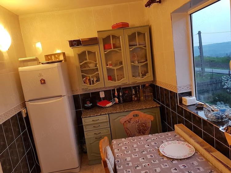 Casă cu 15 camere cu Teren 6500 Mp în Sutești