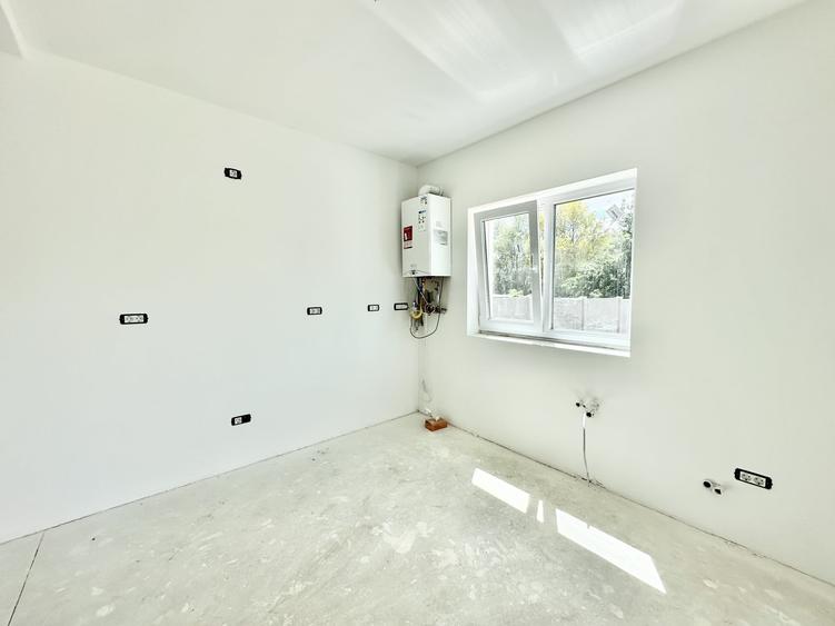 Duplex cu 4 camere cu Canalizare în Moșnița Nouă