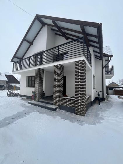 Casă individuală cu 6 camere cu Canalizare în Exterior Nord