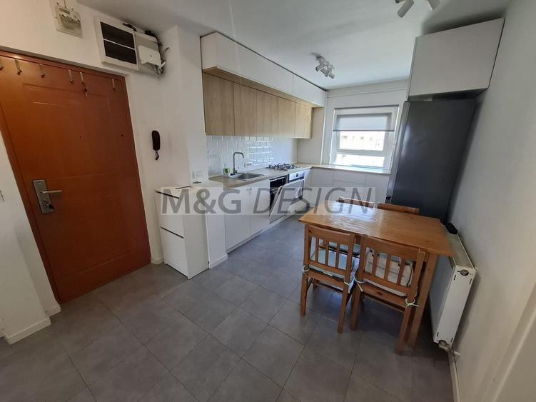 Apartament cu 3 camere decomandat, mobilat în Dâmbovița