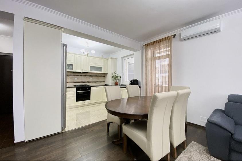 Apartament cu 3 camere în Florești