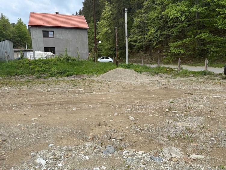 Spațiu comercial, în Ultracentral