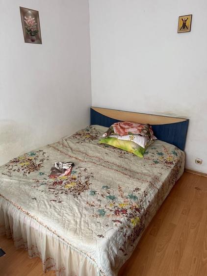 Apartament cu 4 camere decomandat în Gura Văii