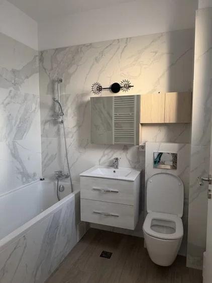 Apartament cu 3 camere semidecomandat, mobilat în Pipera