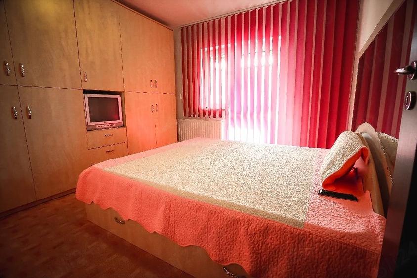 Apartament cu 2 camere decomandat în Mircea cel Bătrân