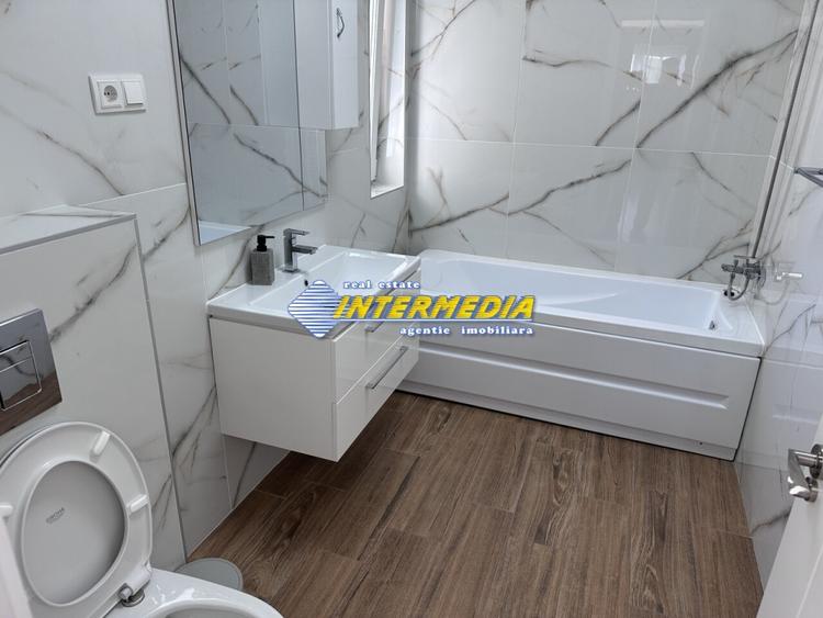 Duplex cu 4 camere cu Canalizare în Cetate