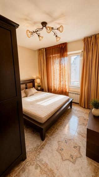 Apartament cu 4 camere decomandat în P-ța Muncii