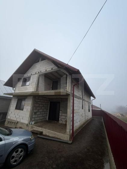 Casă spațioasă cu teren 11 ari în Liteni Moara - 1