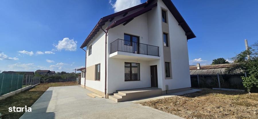 Casă cu 4 camere cu Teren 600 Mp în Bradu