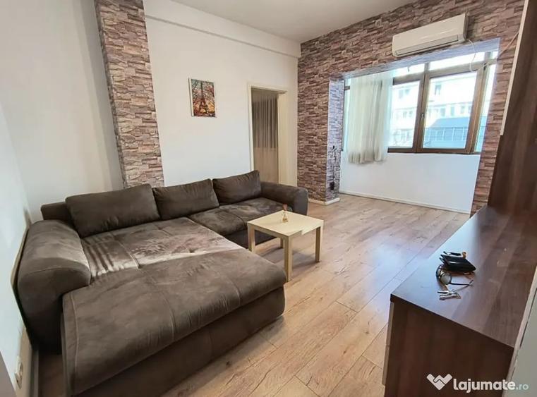 Apartament cu 3 camere semidecomandat în 1 Mai