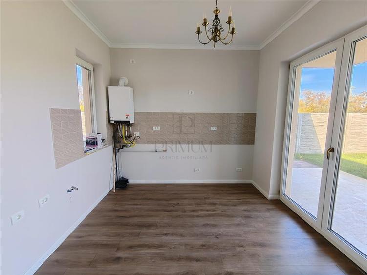 Duplex cu 3 camere cu Canalizare în Moșnița Nouă