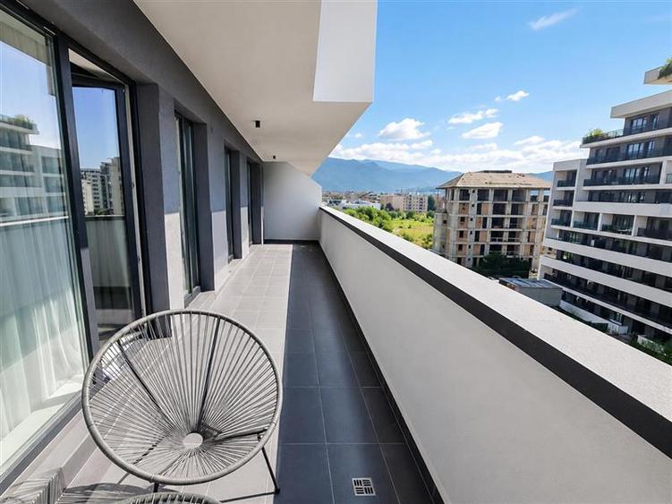 Apartament cu 2 camere decomandat, mobilat în Tractorul