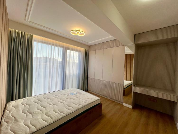 Apartament cu 3 camere decomandat, mobilat în Între Lacuri