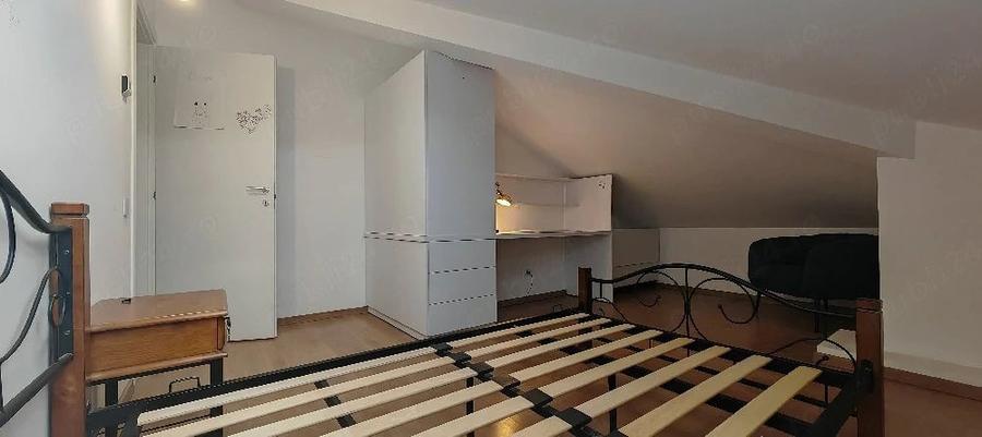Apartament cu 6 camere decomandat în Canta
