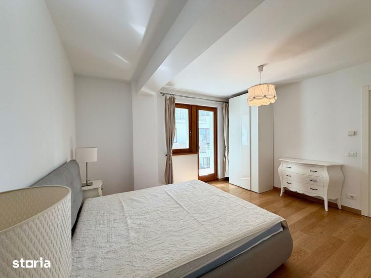 Apartament cu 3 camere decomandat în Cristian