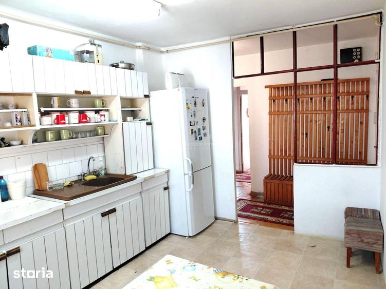 Apartament cu 3 camere decomandat în Traian