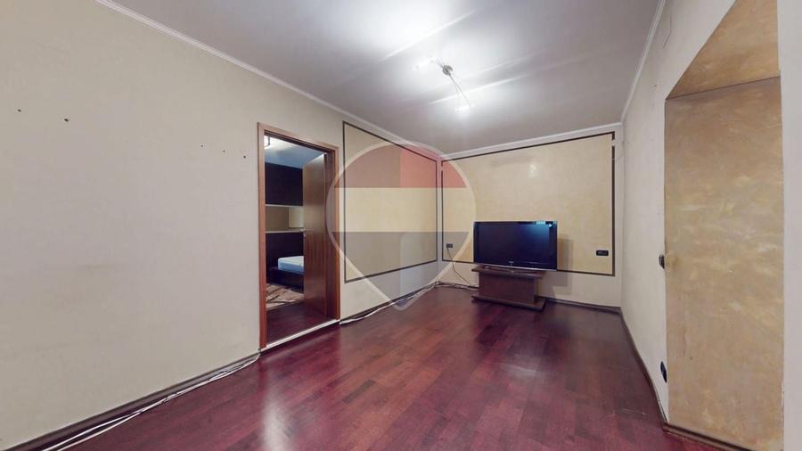 Apartament cu 2 camere semidecomandat, mobilat în Centrul Istoric