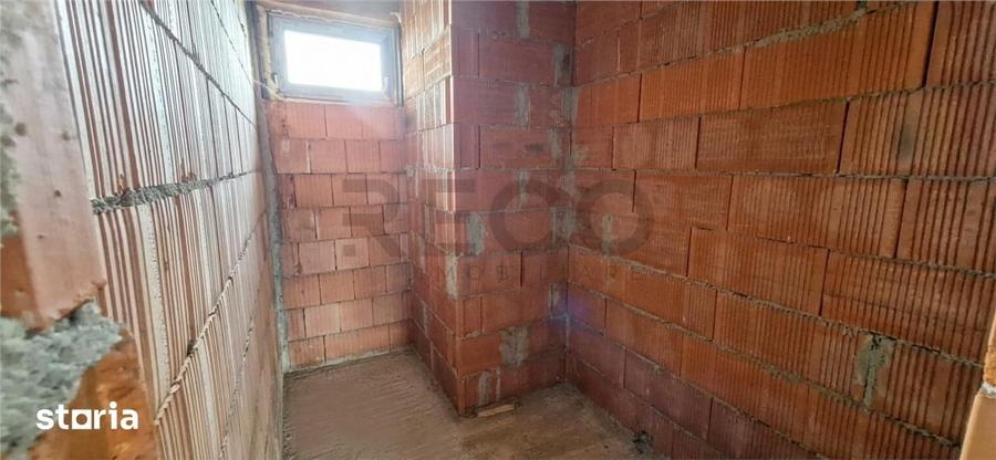 Casă cu 4 camere cu Teren 502 Mp în Sânmartin