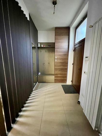 Apartament cu 3 camere decomandat, mobilat în Lipovei