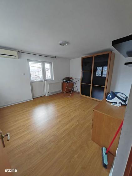 Casă cu 5 camere cu Teren 191 Mp în Central