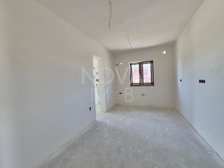 Duplex cu 4 camere cu Canalizare în Șura Mică